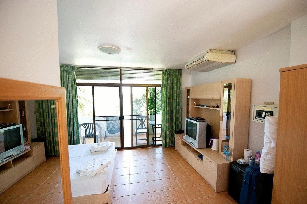Karon Cliff Contemporary Boutique Bungalows Hotell Exteriör bild