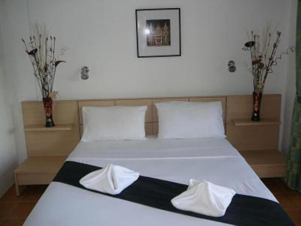 Karon Cliff Contemporary Boutique Bungalows Hotell Rum bild